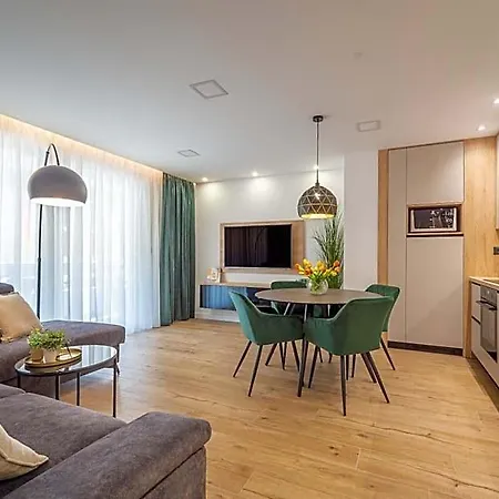 Angela's Place Апартаменти *